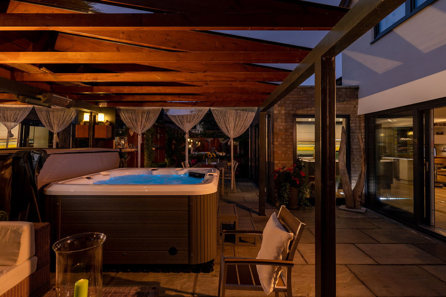 Holiday Let Hot Tub - HL525