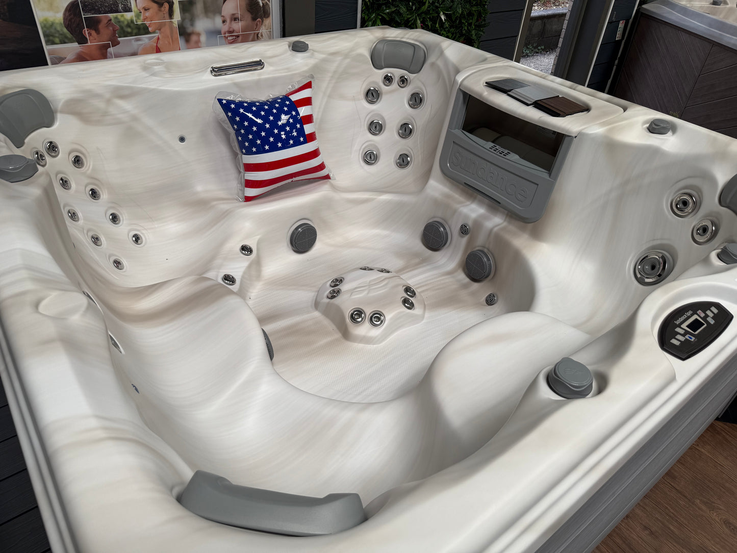 Ex-Display Sundance® Spas - 780 Series Chelsee