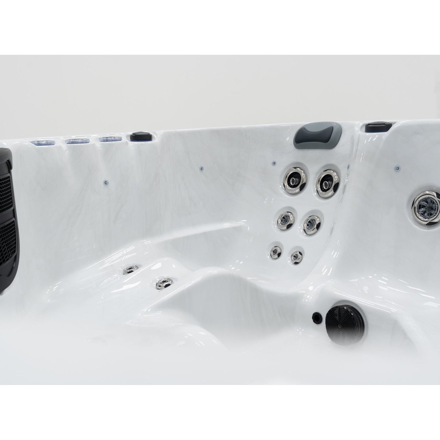 Budget Series ECHO Plug and Play Hot Tub