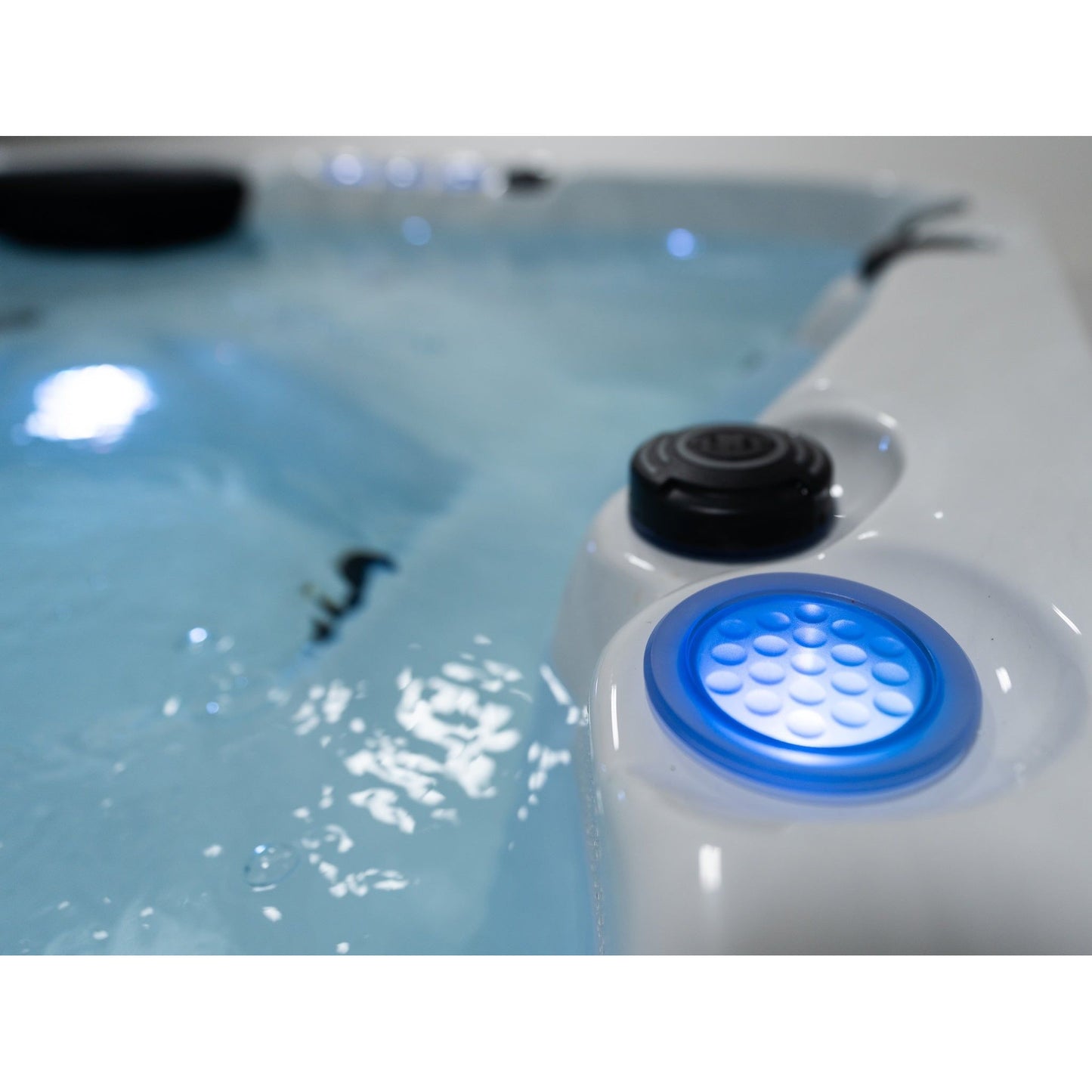 Budget Series ECHO Plug and Play Hot Tub