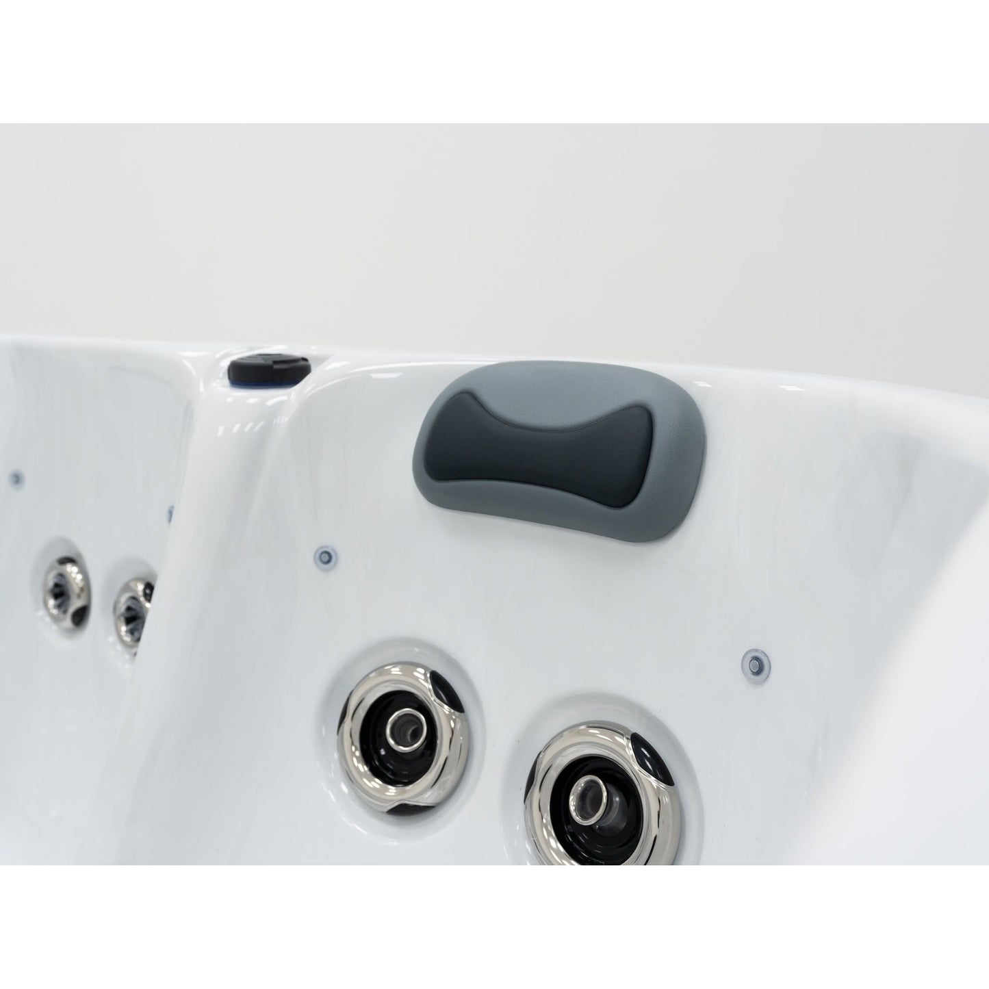 Budget Series ECHO Plug and Play Hot Tub