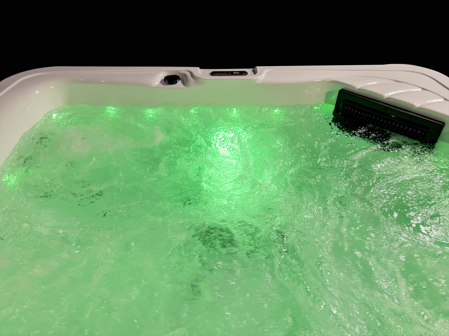 Holiday Let Hot Tub - HL325