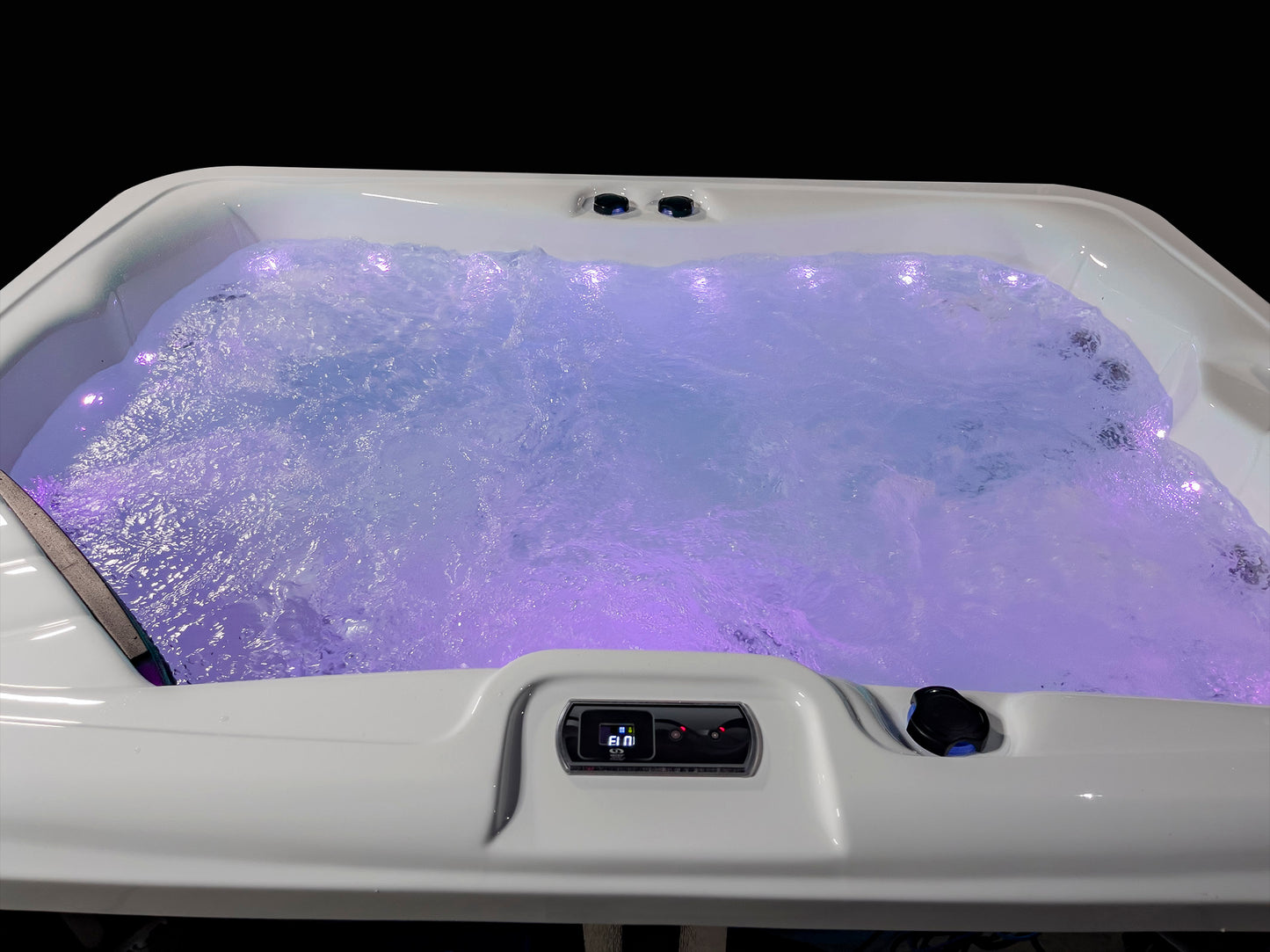Holiday Let Hot Tub - HL325