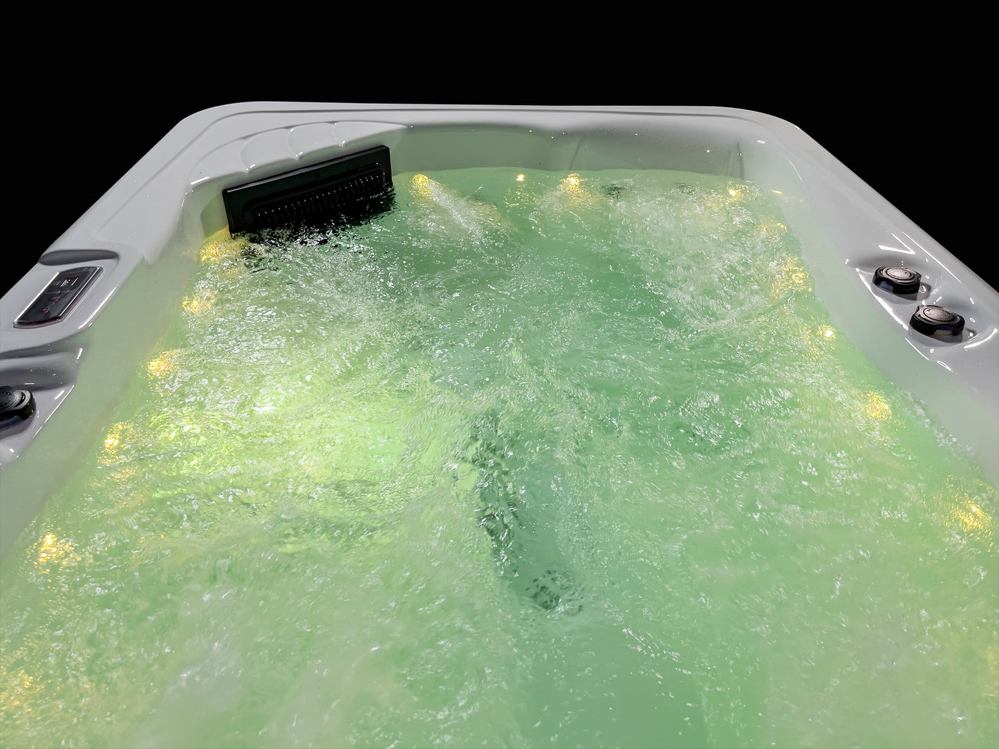 Holiday Let Hot Tub - HL325