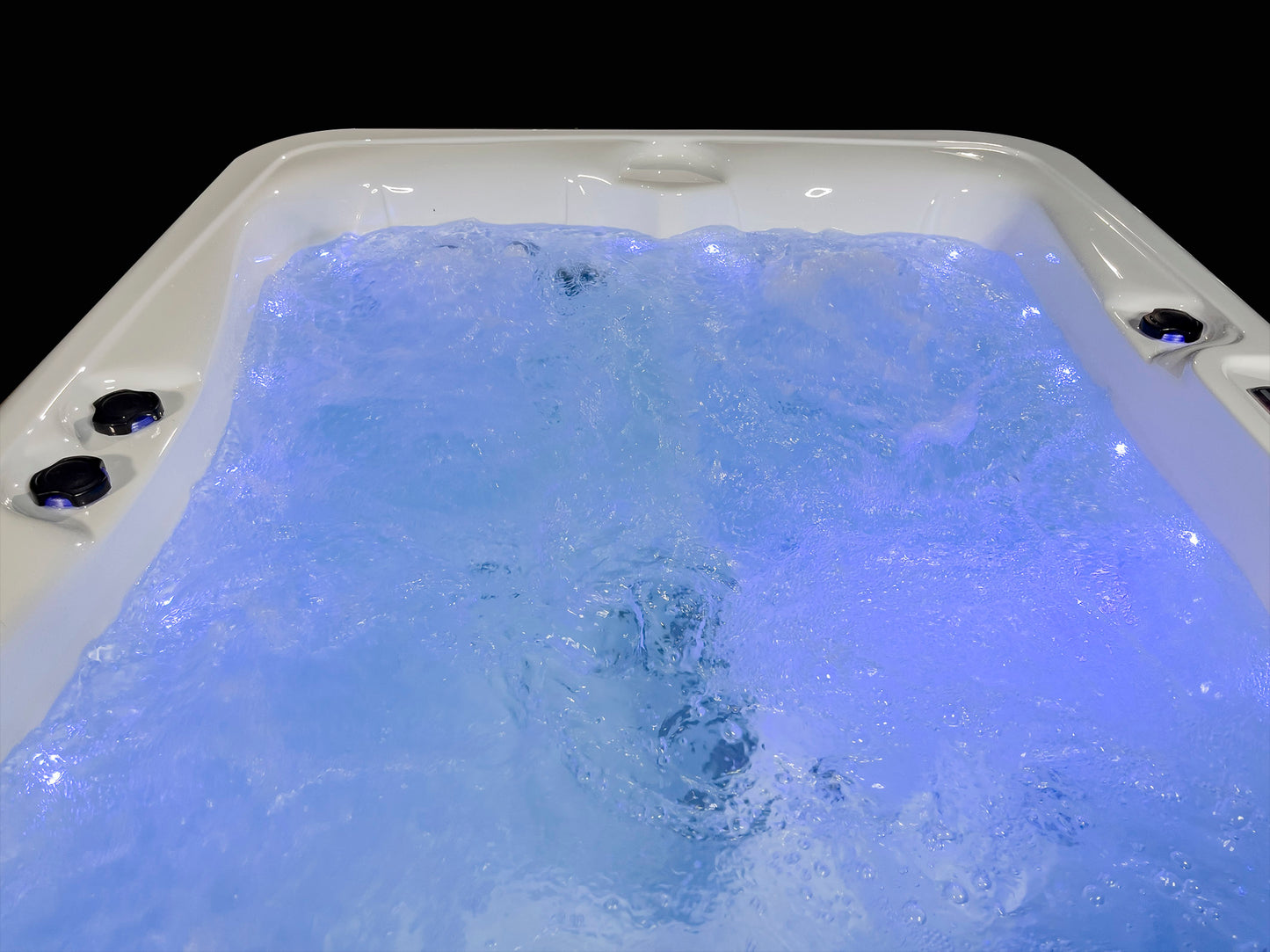 Holiday Let Hot Tub - HL325