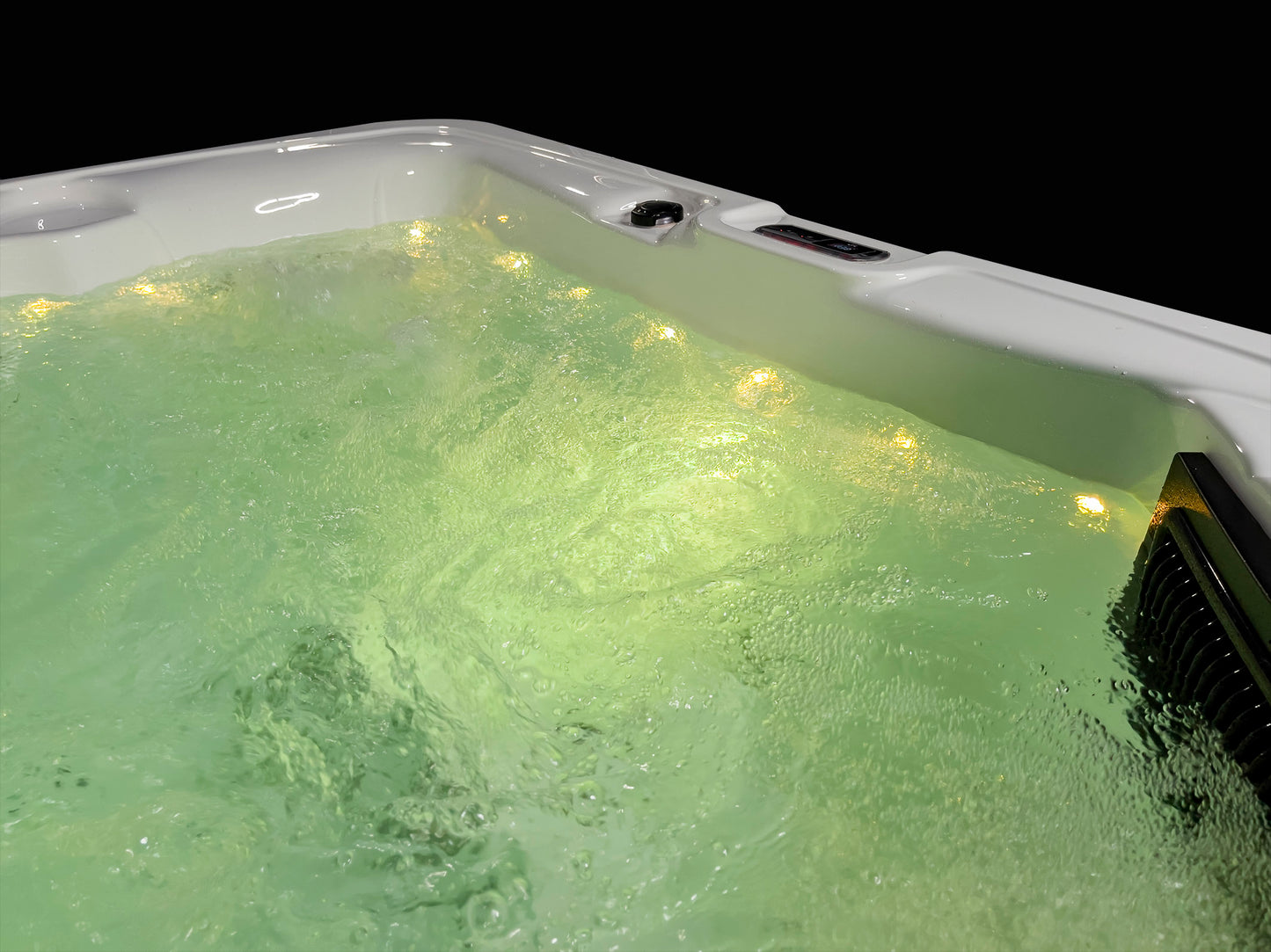 Holiday Let Hot Tub - HL325