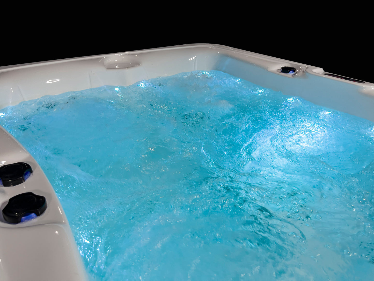 Holiday Let Hot Tub - HL325