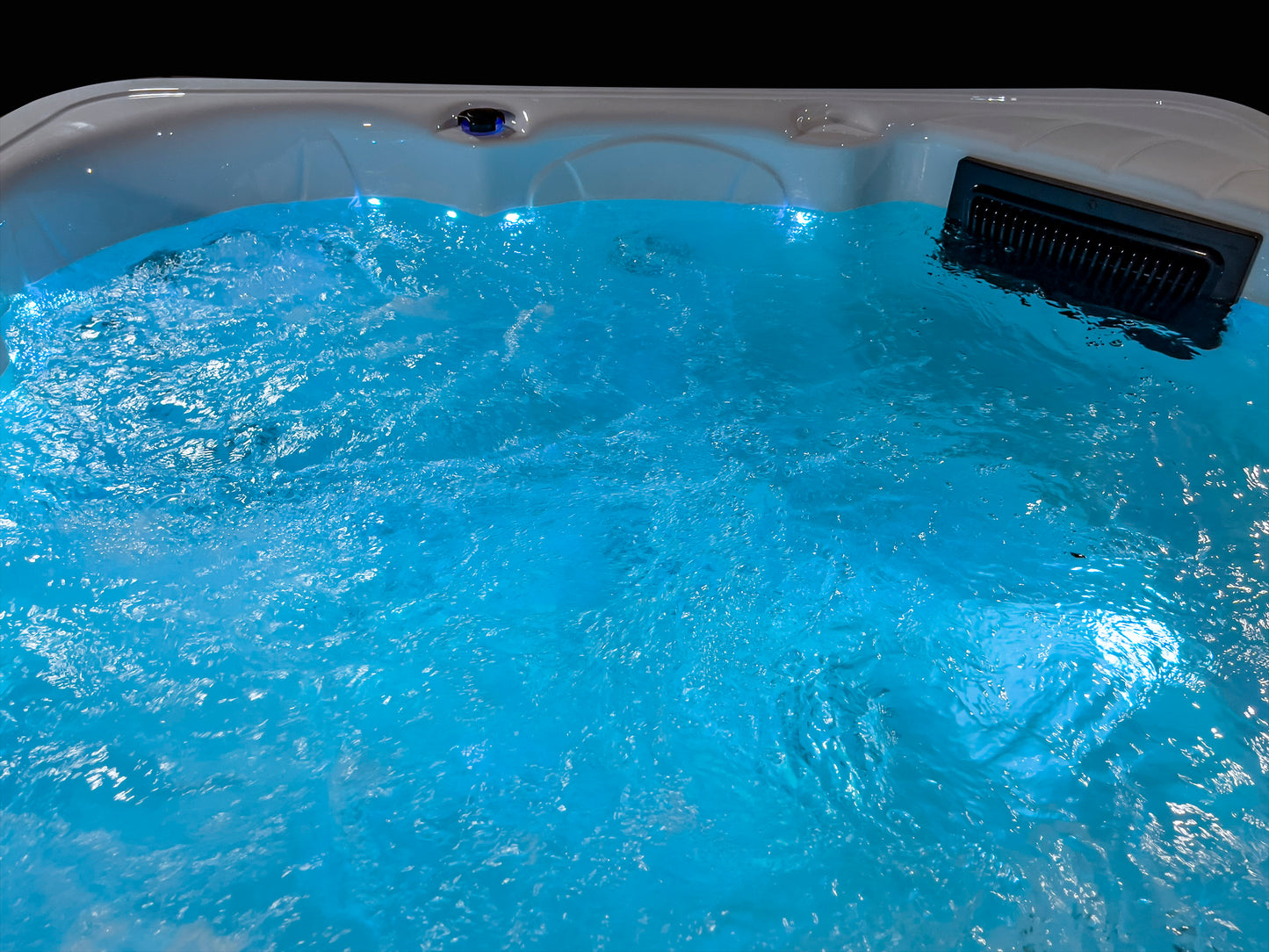 Holiday Let Hot Tub - HL525