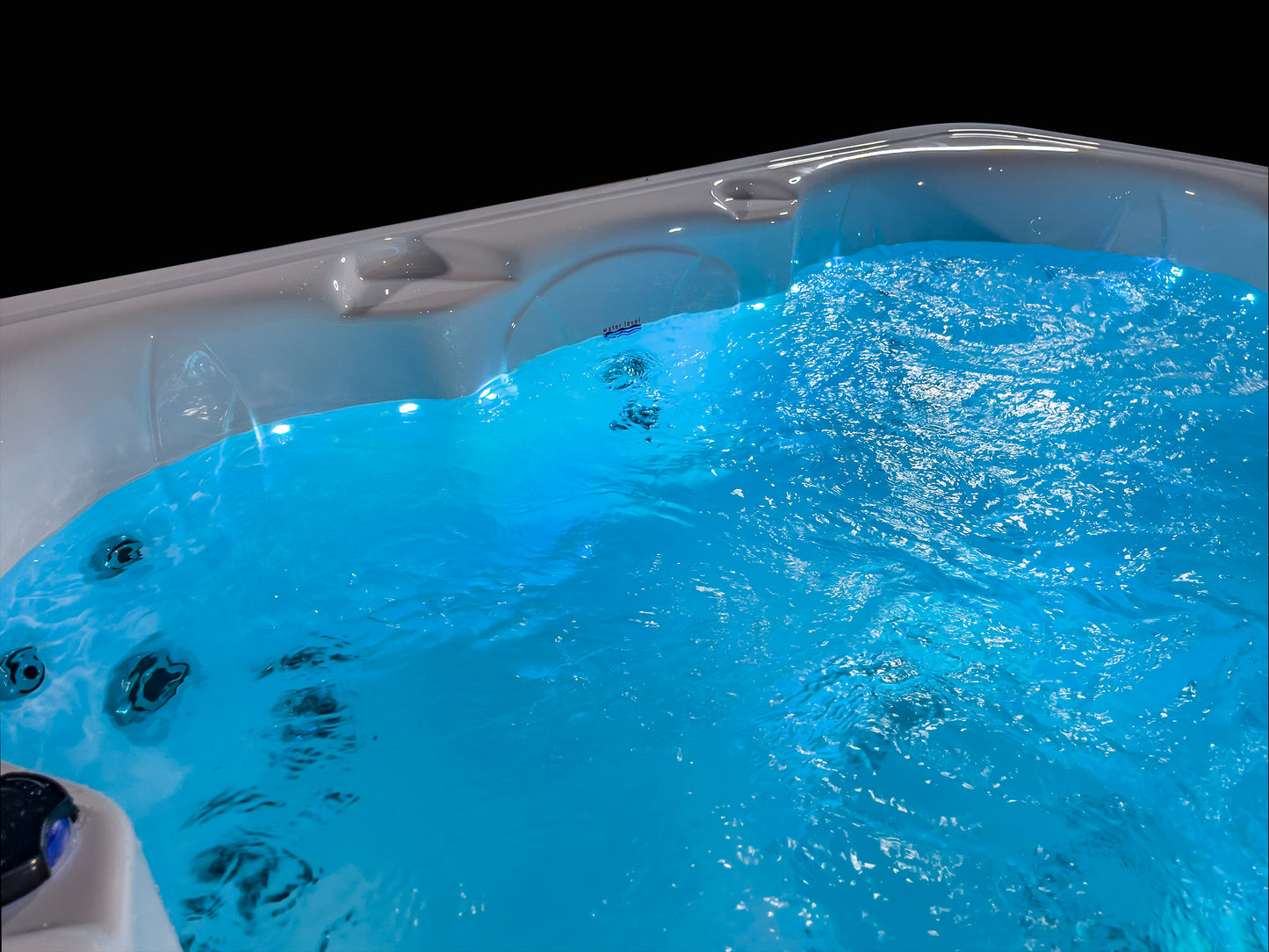 Holiday Let Hot Tub - HL525