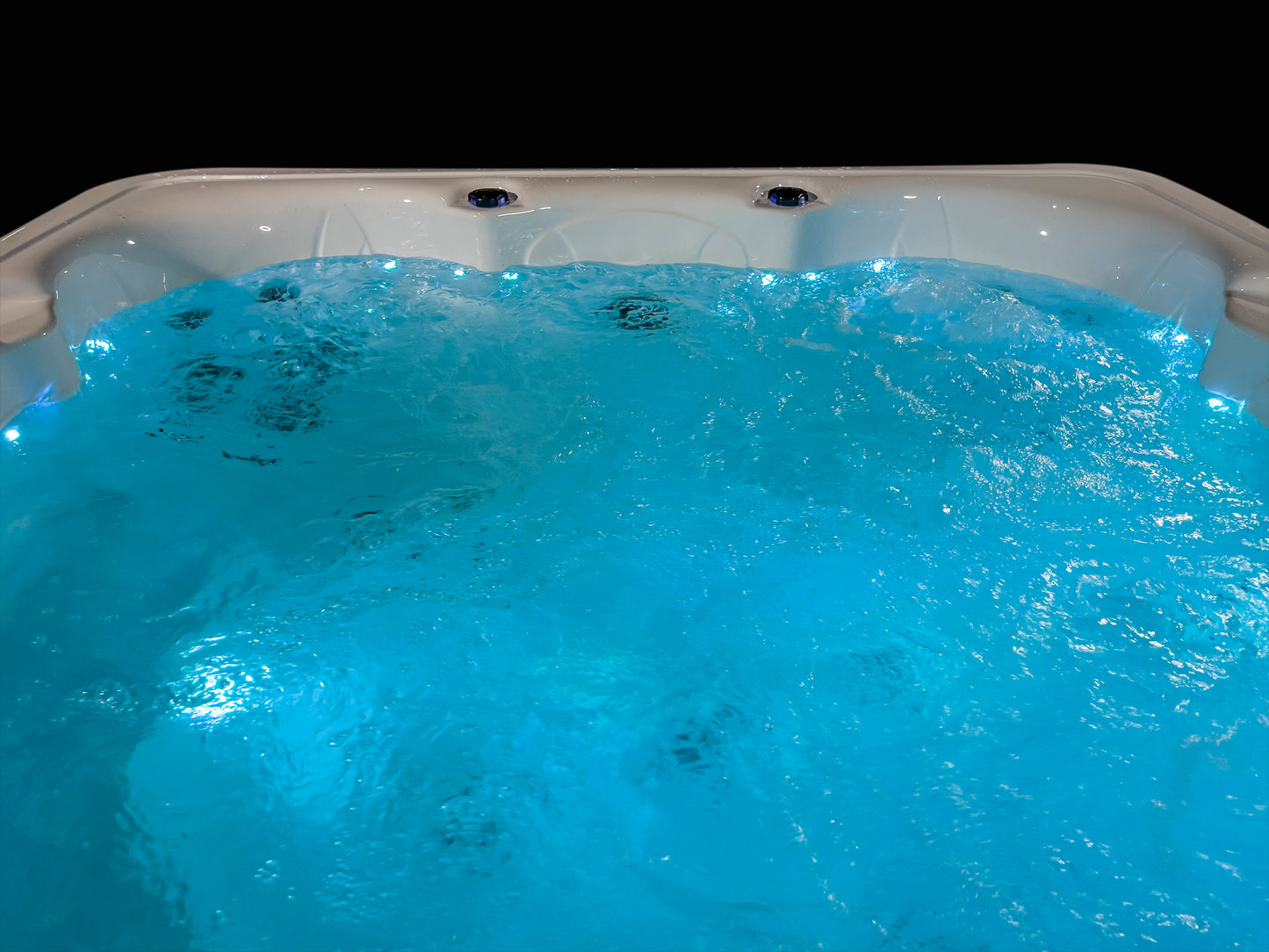 Holiday Let Hot Tub - HL730