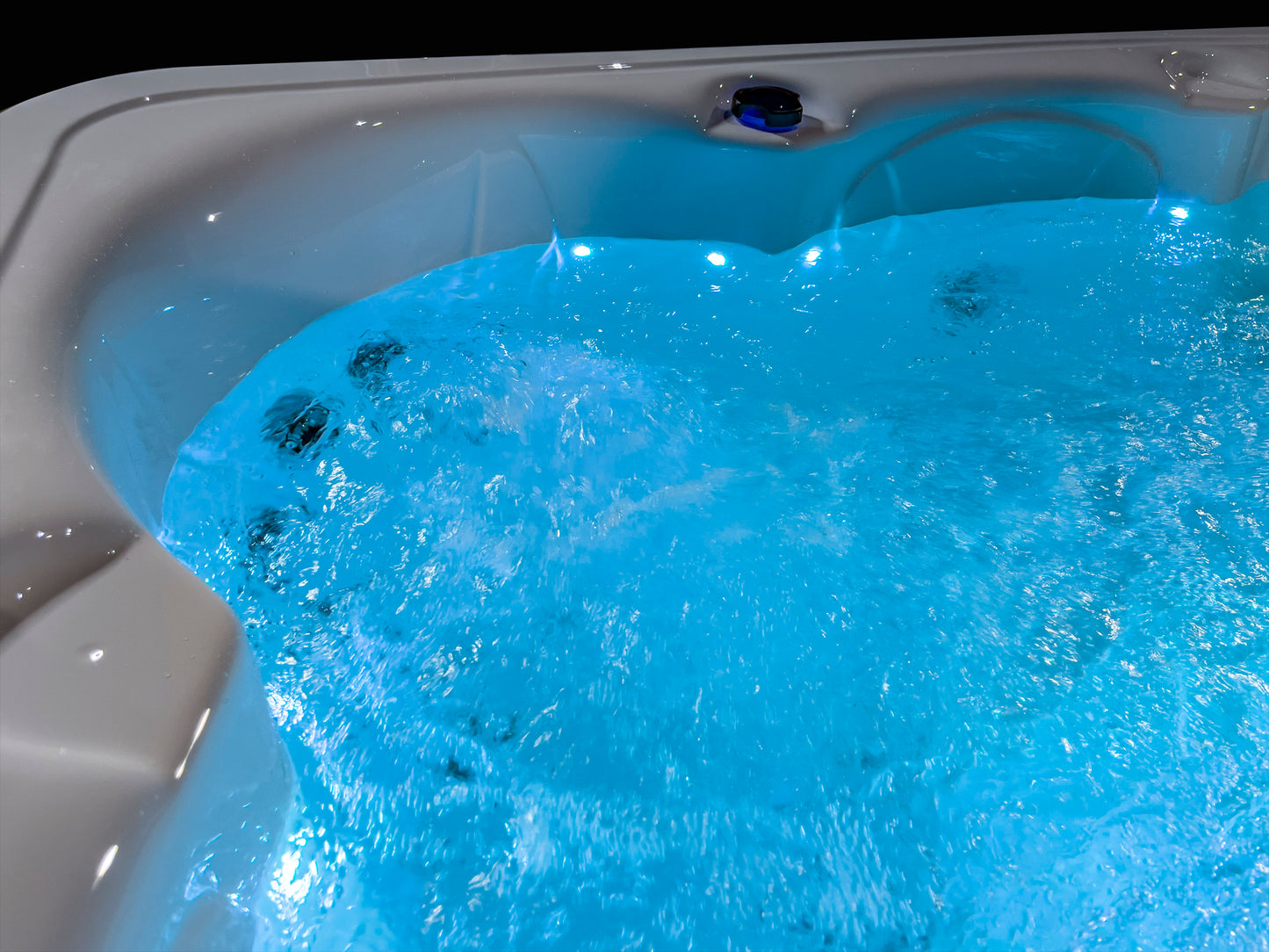 Holiday Let Hot Tub - HL730