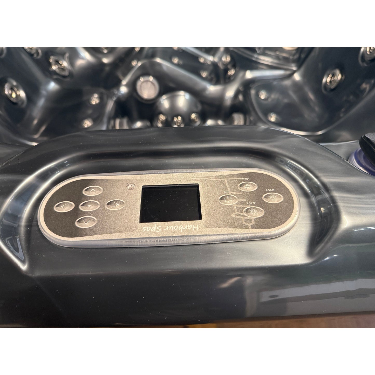 Refurbished 2nd Hand Pre Owned - Platinum Santorini Hot Tub