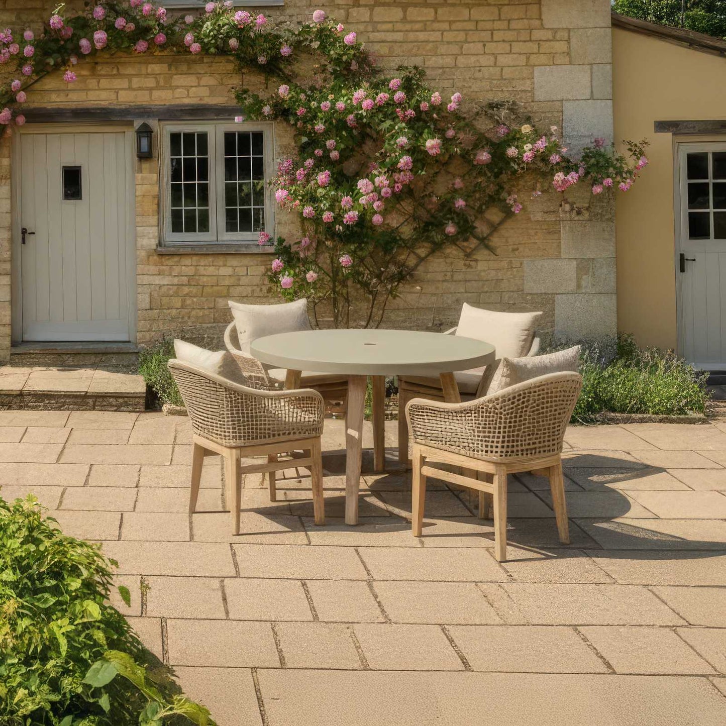 Nova - Summer 4 Seat Dining Set - 1.2m Round Table